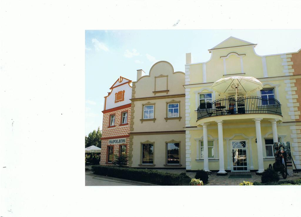 Hotel Napoleon Wroblew  Exterior foto